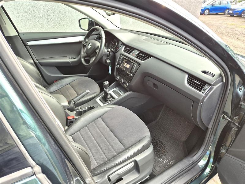 Škoda Octavia 2,0 TDI 110Kw El.Kufr Webasto! - fotka 21 z 30
