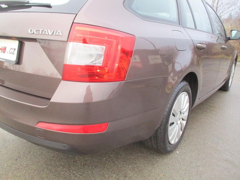 Škoda Octavia 1.2TSi 81kW AMB VÝHŘEV 2x PNEU - fotka 33 z 48