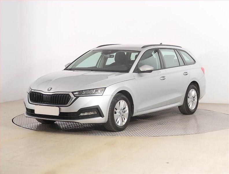 Škoda Octavia (2022) Ambition 2.0 TDI, Serv.kniha - fotka 2 z 18