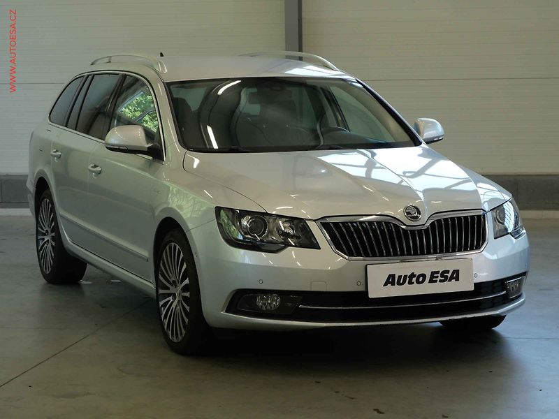 Škoda Superb (2015) 2.0 TDi 4x4, L&K, DSG, bixen - fotografie inzerátu