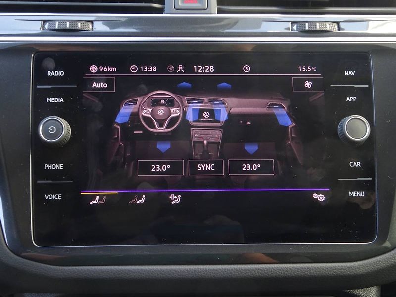 Volkswagen Tiguan (2023) 1,5 TSi/110kW R-Line DSG - fotka 23 z 27