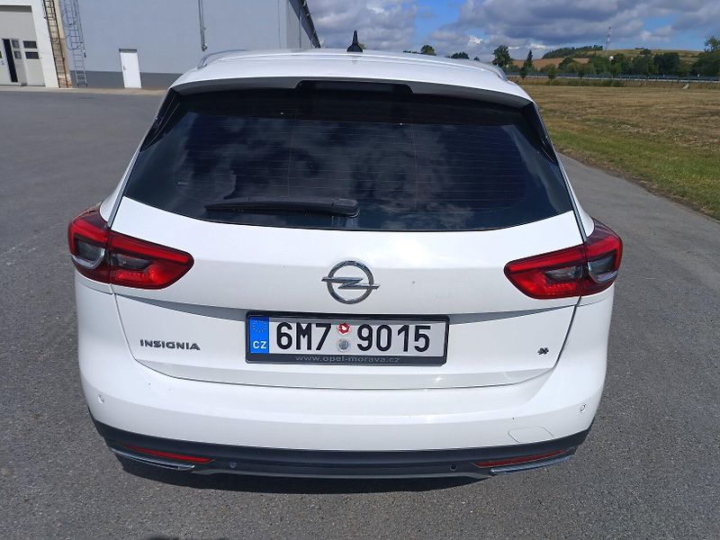 Opel Insignia ST 2.0 CDTi 4x4 - fotka 5 z 45