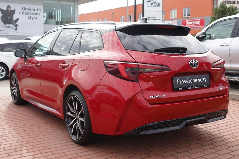 Toyota Corolla 2,0 HEV GR SPORT JBL - fotka 6 z 33