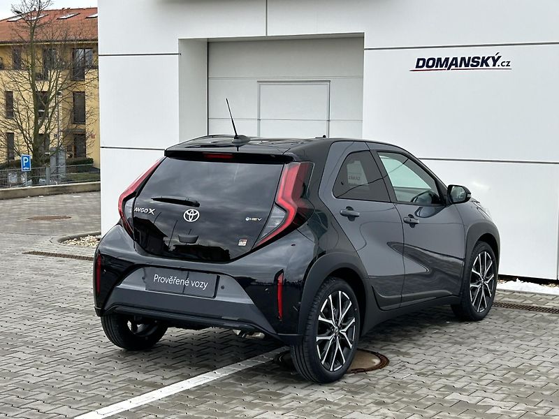 Toyota Aygo X GR SPORT 1,5 HEV AT - fotka 4 z 14
