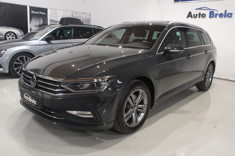 Volkswagen Passat (2021) 2.0TDI DSG Info display Matrix - fotka 6 z 43