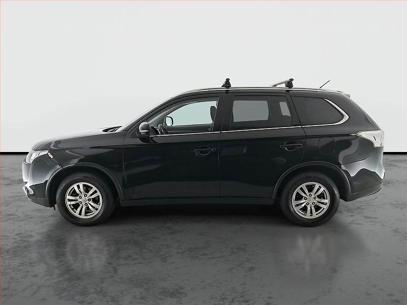 Mitsubishi Outlander (2014) Intense 2.2 DI-D, 4X4 - fotka 3 z 14