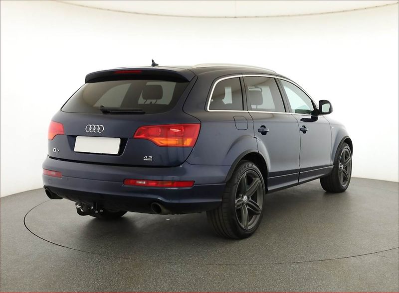 Audi Q7 (2009) S-Line 4.2 FSI , 4X4, Automat - fotka 5 z 17