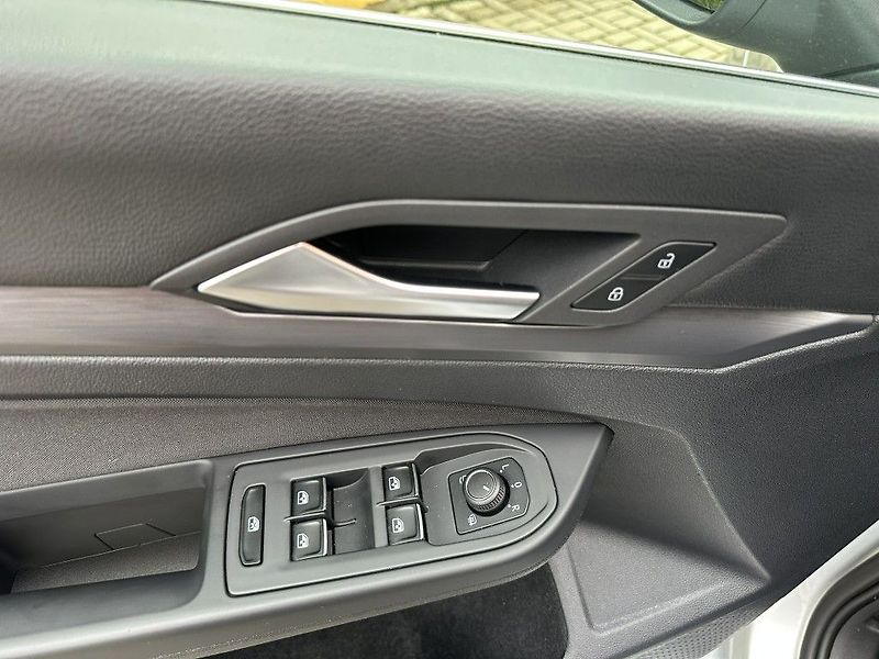 Volkswagen Golf 1.5 TSi 110kW - fotka 15 z 24