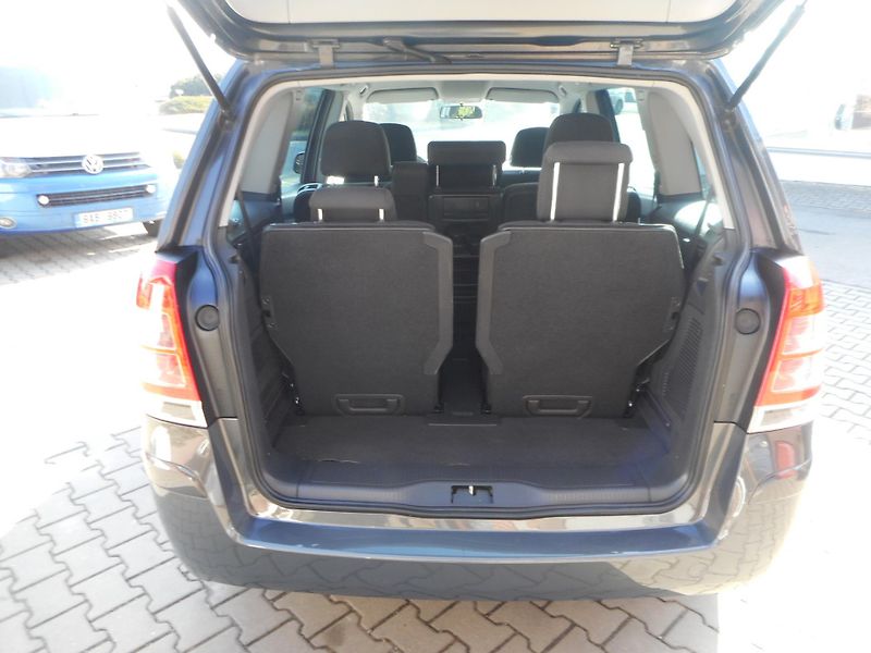 Opel Zafira (2014) 1,8 16v TEMPOMAT, KLIMA,7-míst - fotka 6 z 28