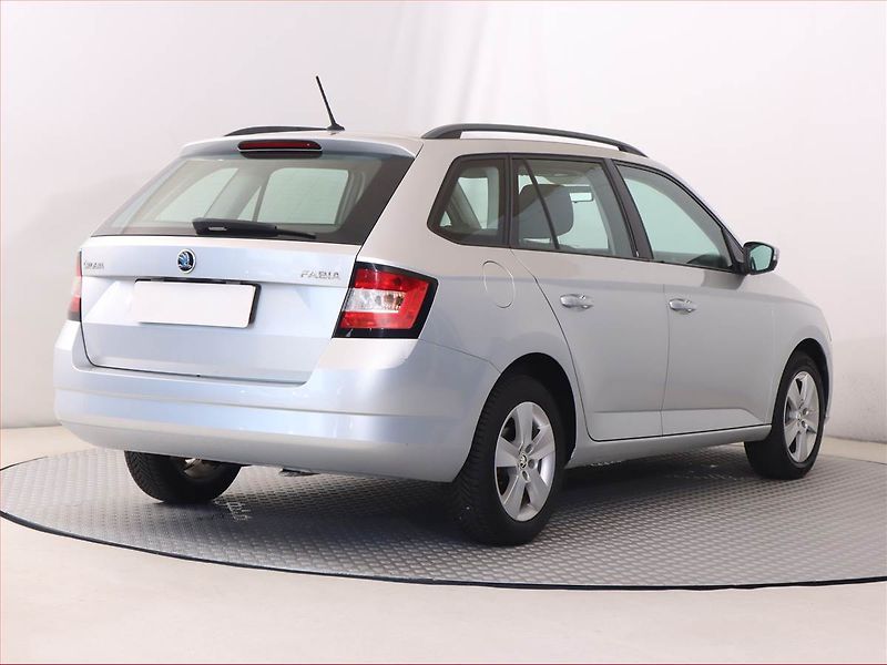 Škoda Fabia (2016) 1.2 TSI, Tempomat - fotka 5 z 16