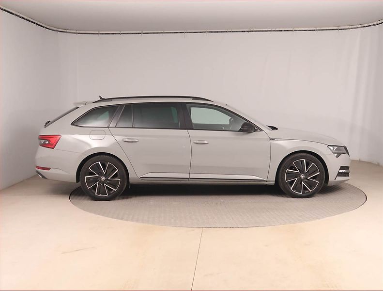 Škoda Superb (2022) Sportline 2.0 TDI - fotka 6 z 17