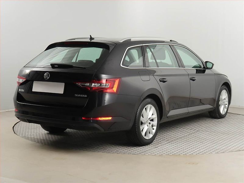 Škoda Superb (2017) Style 2.0 TDI, Automat - fotka 5 z 20