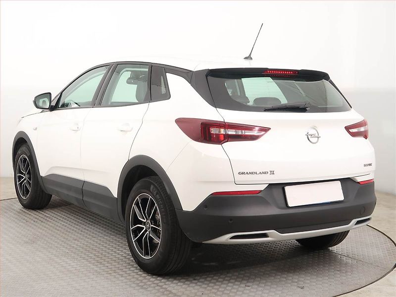 Opel Grandland X (2021) 1.2 Turbo, ČR,1.maj - fotka 4 z 14