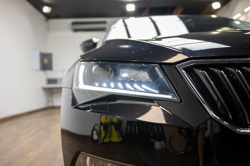 Škoda Superb 2.0 TSI 200 kW L&K - fotka 34 z 40