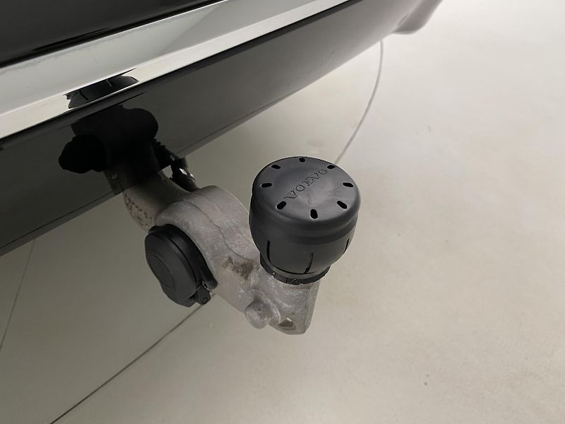 Volvo XC60 B5 AWD INSCRIPTION REZERVACE - fotka 23 z 43