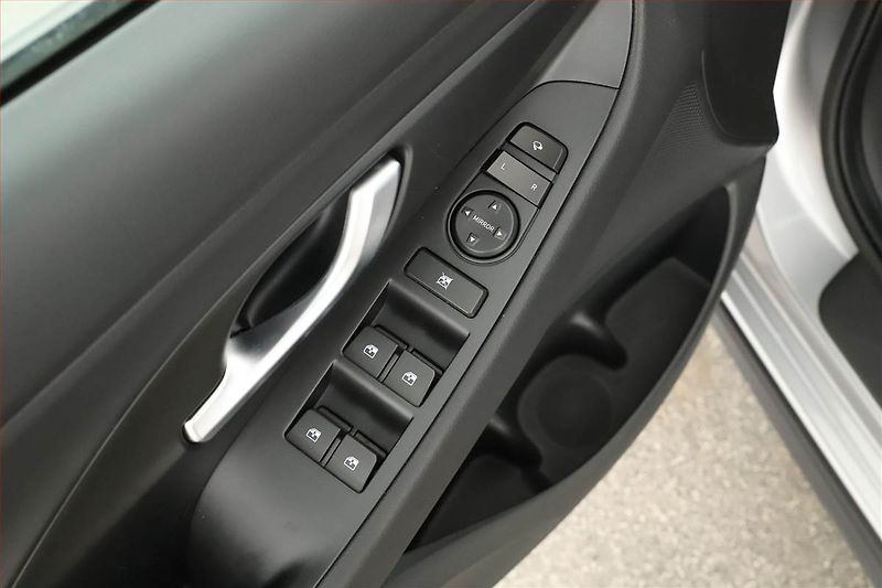 Hyundai i30 (2025) 1.0 T-GDI, N-Line, FullLed - fotka 15 z 15