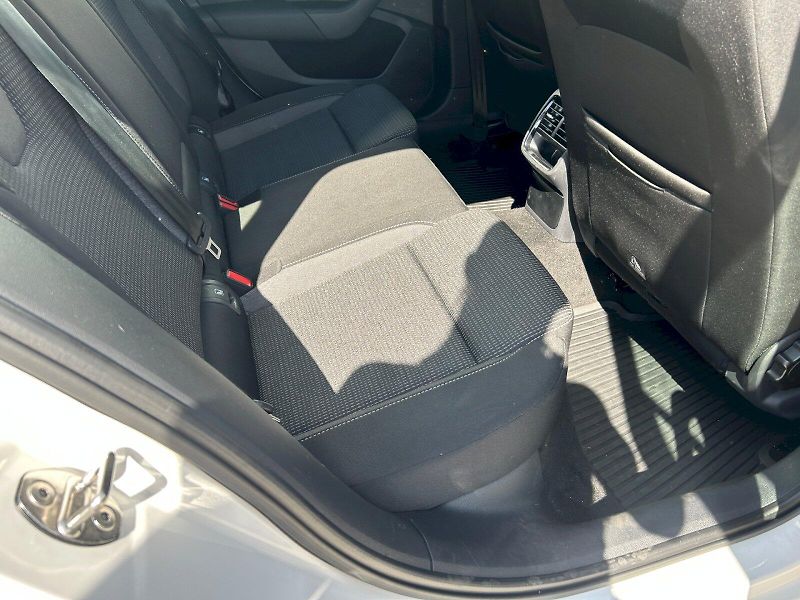Škoda Octavia (2023) COMBI AMBITION 2.0TDI 110kW 6° - fotka 13 z 26