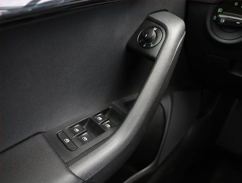 Škoda Octavia (2018) 1.6 TDI, Serv.kniha, Tempomat - fotka 11 z 16