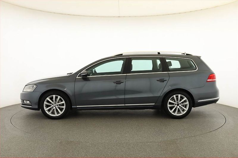 Volkswagen Passat (2012) 2.0 TDI, Automat, Serv.kniha - fotka 3 z 17