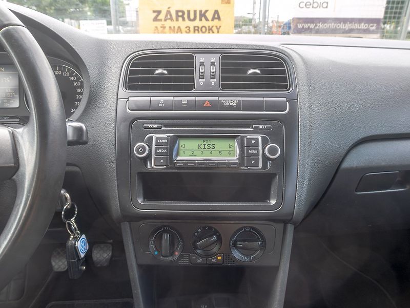 Volkswagen Polo (2009) 1.2HTP KLIMA – ROZVODY - fotka 17 z 40