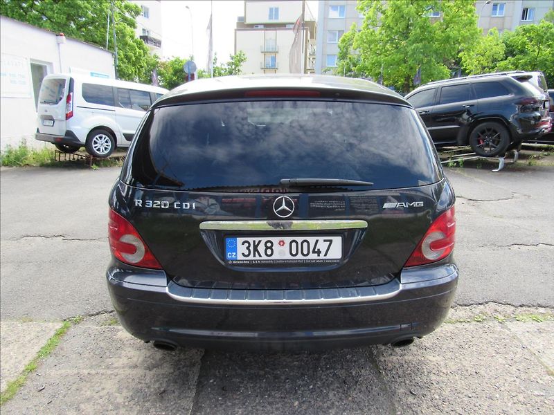 Mercedes-Benz Třídy R 3,0 320 CDI L 4-Matic - fotka 5 z 35