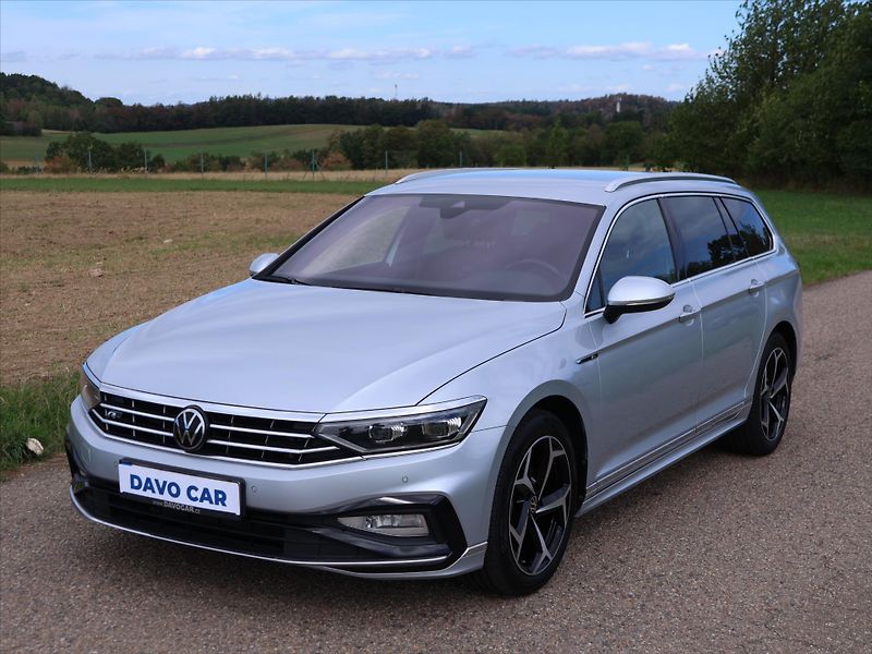 Volkswagen Passat 2,0 TDI DSG R-LINE Matrix - fotka 3 z 32