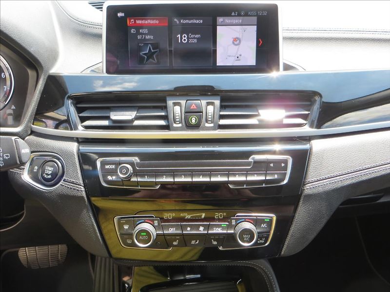 BMW X1 1,5 i sDrive AUT LED Navi ČR - fotka 18 z 27