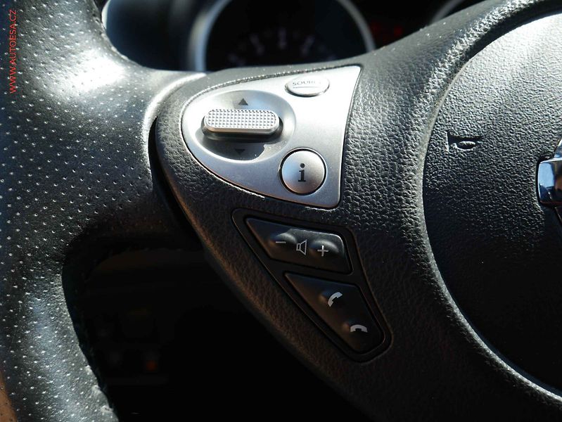 Nissan Juke (2015) 1.2i DiG-T, 2.maj,ČR, Acenta - fotka 13 z 16