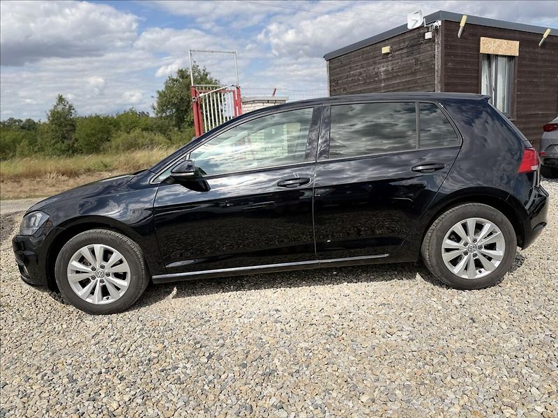 Volkswagen Golf 1,6 TDI 81kW DSG NAVI - fotka 8 z 27