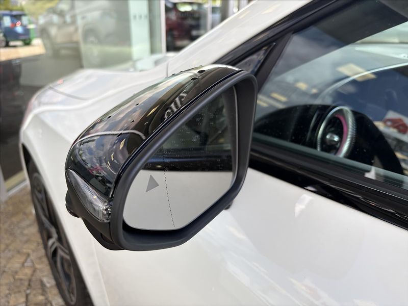 Mercedes-Benz CLA 200 Progressive Premium - fotka 27 z 30