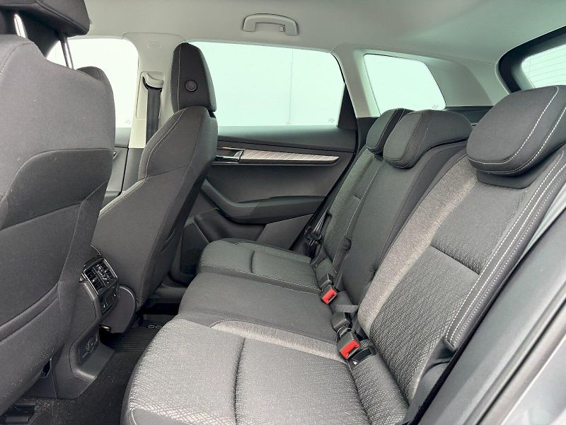 Škoda Karoq (2025) DSG 4x4  2.0 TDI / 110 kW / TO - fotka 11 z 34
