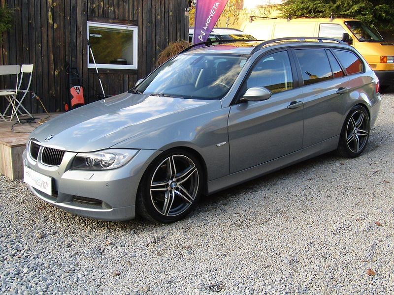 BMW Řada 3 (2008) 2.0D 130kW  2 SADY KOL - fotka 1 z 43