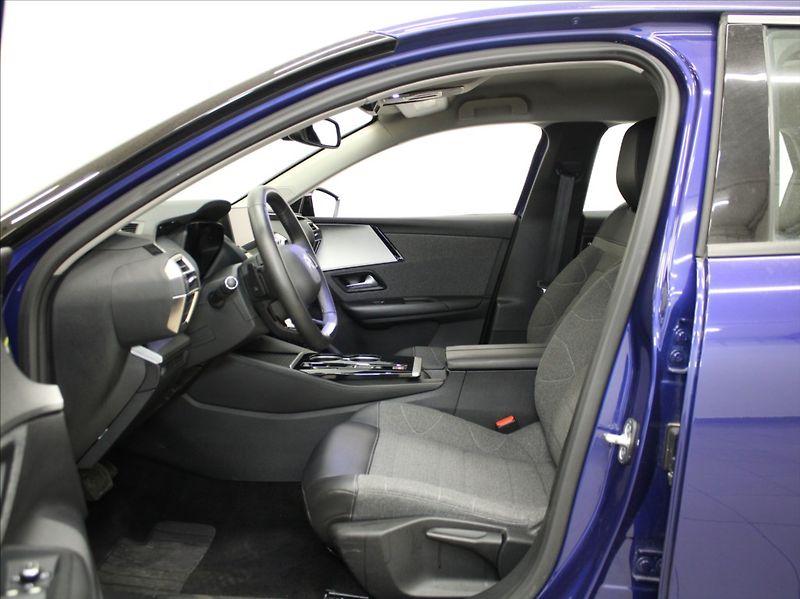 Citroën C5 X 1,2 PT 96kW PLUS VÝPRODEJ! - fotka 6 z 22
