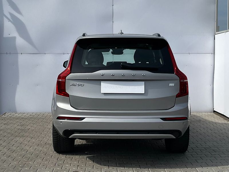 Volvo XC90 Ultimate T8 AWD 335kW - fotka 6 z 26