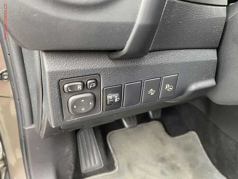 Toyota Auris (2019) 1.6i, ČR, servis.kniha - fotka 15 z 18