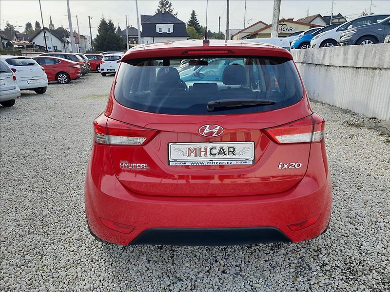 Hyundai ix20 1,6i 91 kW - fotka 6 z 49
