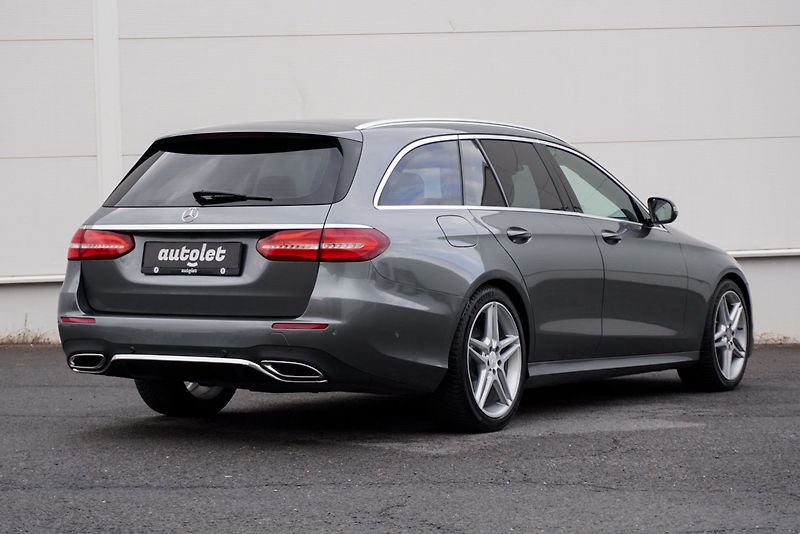 Mercedes-Benz Třídy E E  220 d AMG LINE - fotka 11 z 27