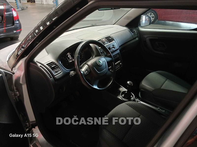 Škoda Roomster (2010) 1.6 TDi, ČR - fotka 3 z 3