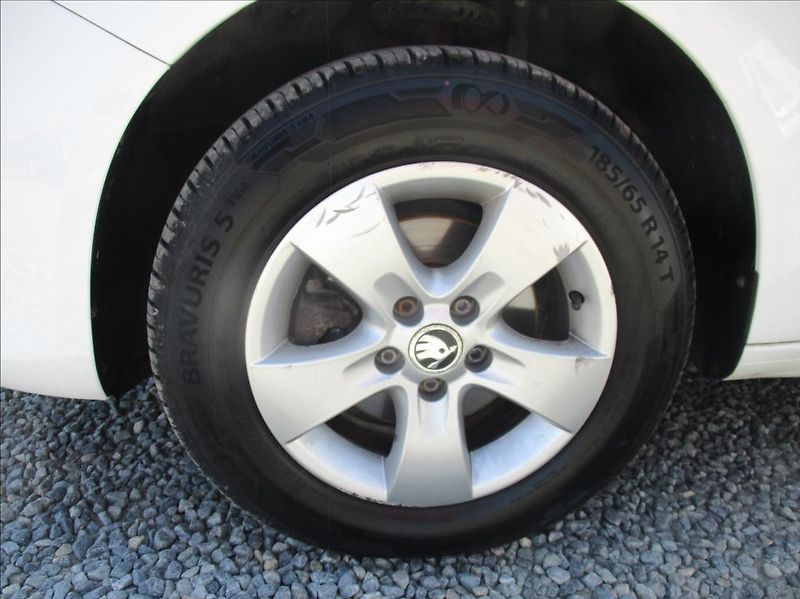 Škoda Fabia 1,2 TSi, klimatizace,serviska, - fotka 27 z 39