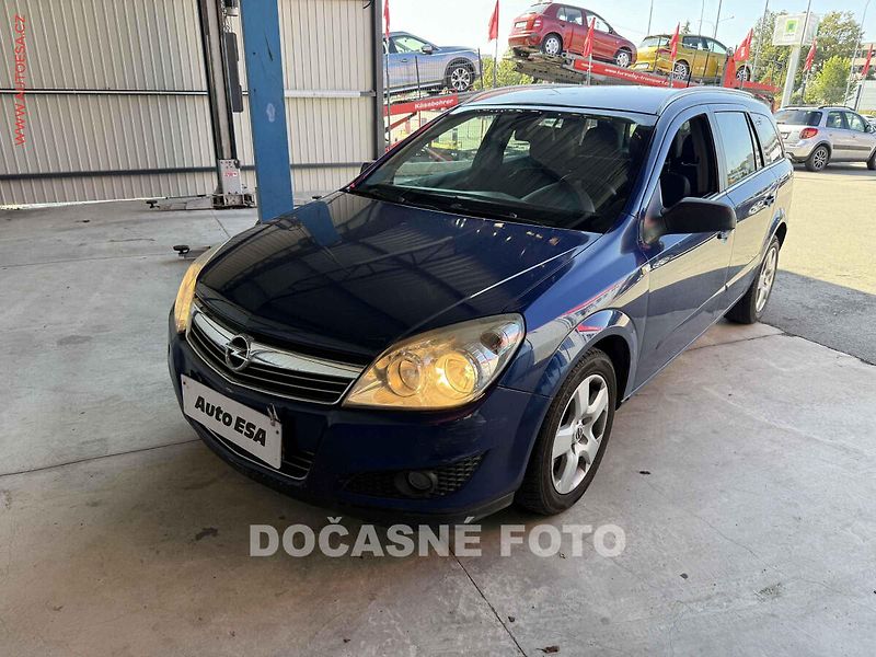Opel Astra (2008) 1.7 CDTi, servis.kniha, AC - fotka 1 z 3