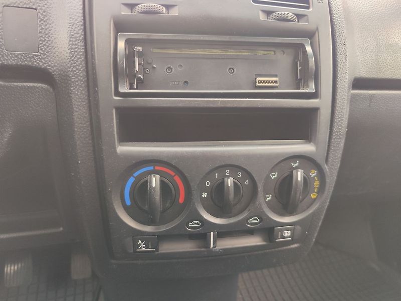 Hyundai Getz 1.3i/63kW - fotka 13 z 17