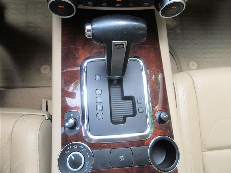 Volkswagen Touareg 3,0 TDi, Navi, Kůže, aut. Tažn - fotka 22 z 36