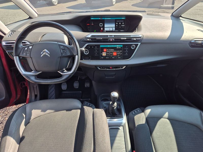 Citroën C4 Picasso 1.2 96kW Manuál, SHINE výbava - fotka 11 z 26