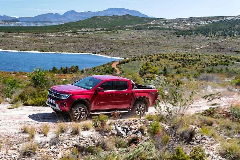 Nový VW Amarok při jízdě v jihoafrickém terénu