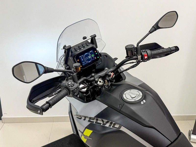 Moto Guzzi (2025) Stelvio - fotka 4 z 5