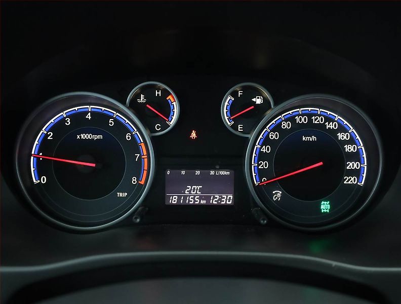 Suzuki SX4 (2010) 1.6 VVT, 4X4, Park. senzory - fotka 9 z 15