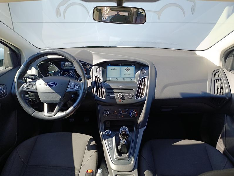 Ford Focus 1.0 ECOBOOST TREND ČR 1.MAJ  - fotka 16 z 27
