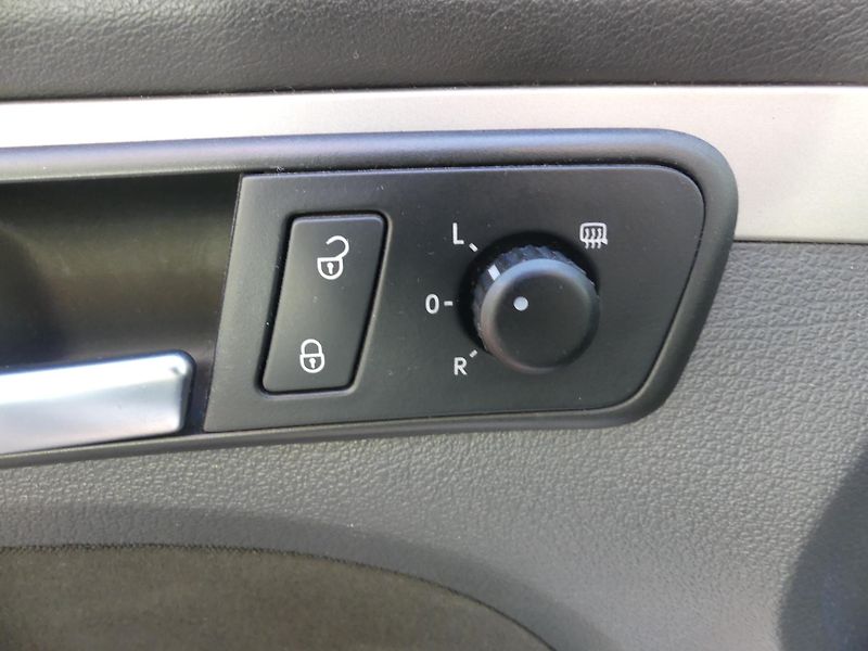Volkswagen Touran (2010) 1,4  DSG automat - fotka 15 z 16
