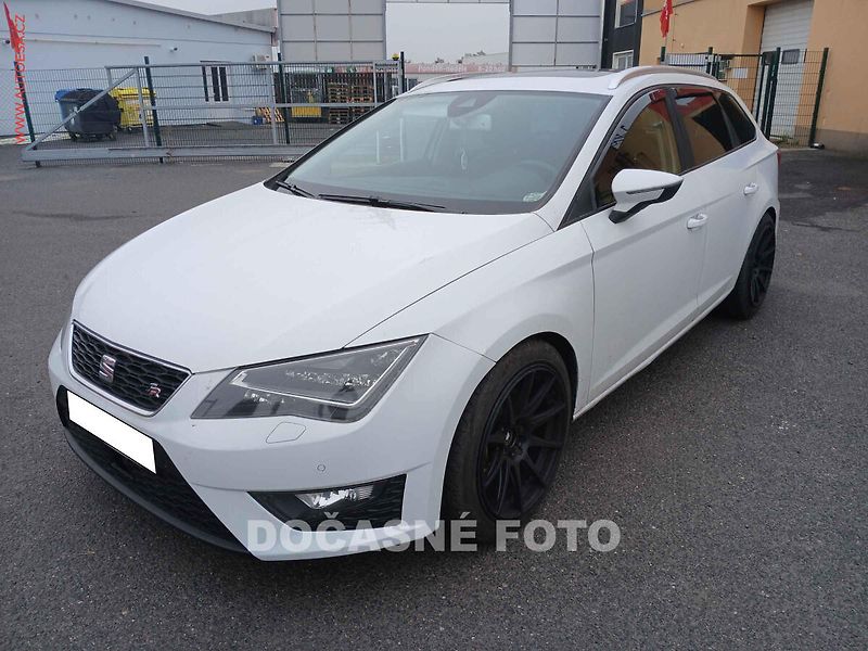 Seat Leon (2014) 2.0TDi, navi, panorama - fotka 1 z 3