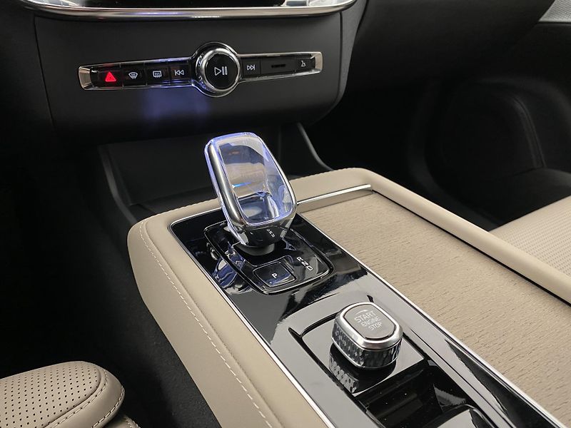 Volvo XC90 (2026) B5 AWD AUT BRIGHT PLUS 7míst - fotka 34 z 66